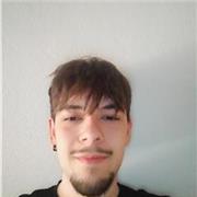 Alumno reciente con experiencia en explicar a compañeros y los más pequeños